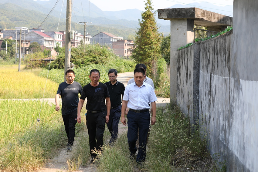 千亿体育在线党委书记张格林赴高水村开展乡村振兴专题调研